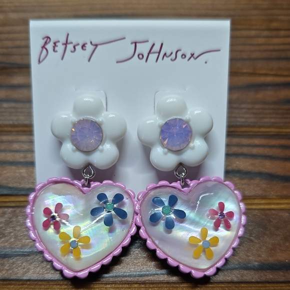 Betsey Johnson Flower Drop Earrings! - Picture 16 of 16